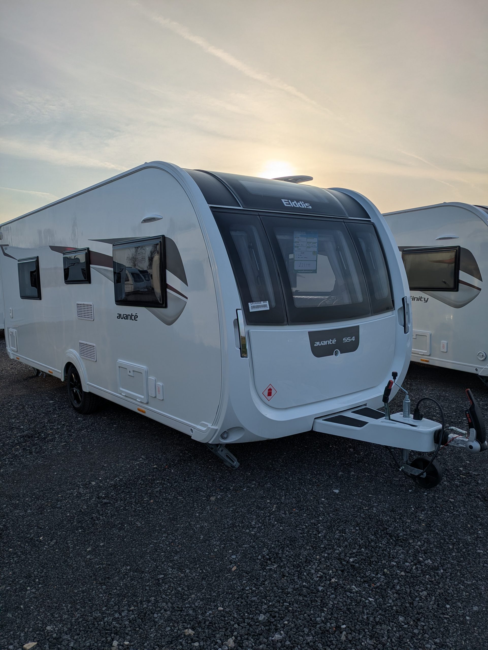 Elddis Avante 554. 2025 Model. **Free Motormover included** - Image 3