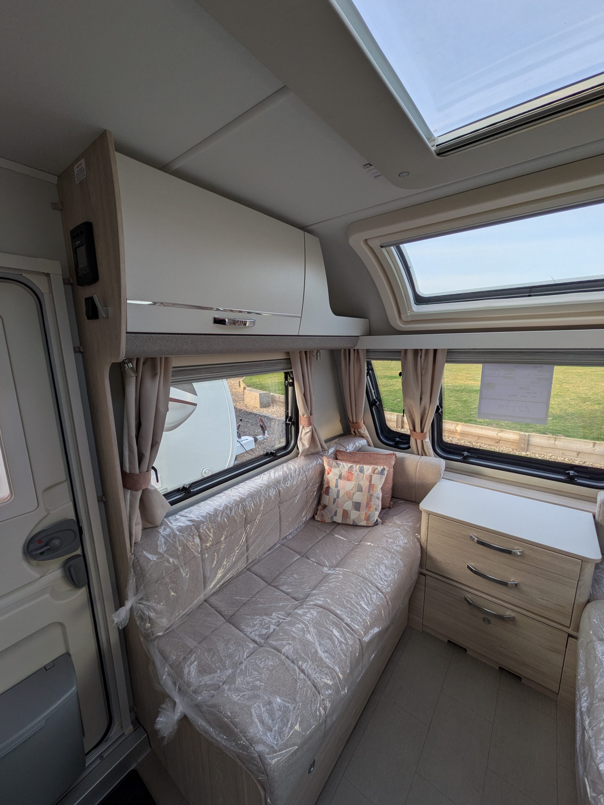Elddis Avante 554. 2025 Model. **Free Motormover included** - Image 6