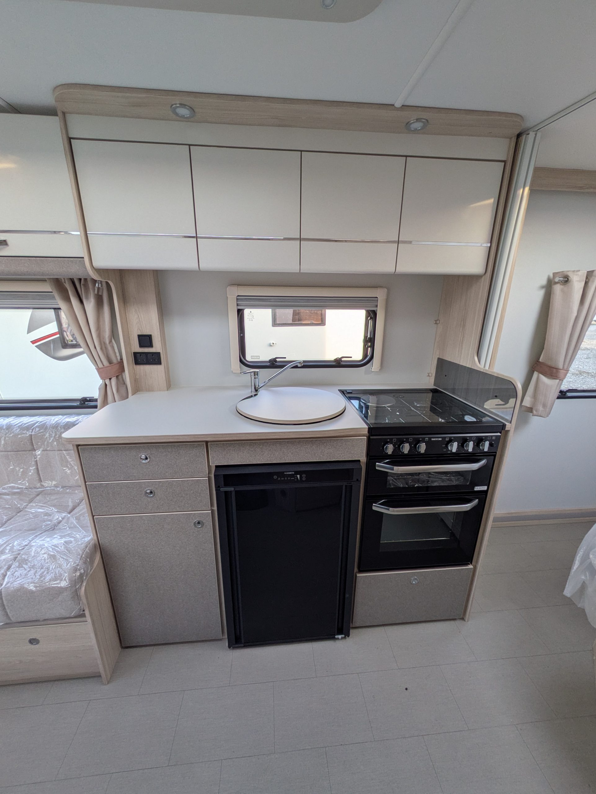 Elddis Avante 554. 2025 Model. **Free Motormover included** - Image 10
