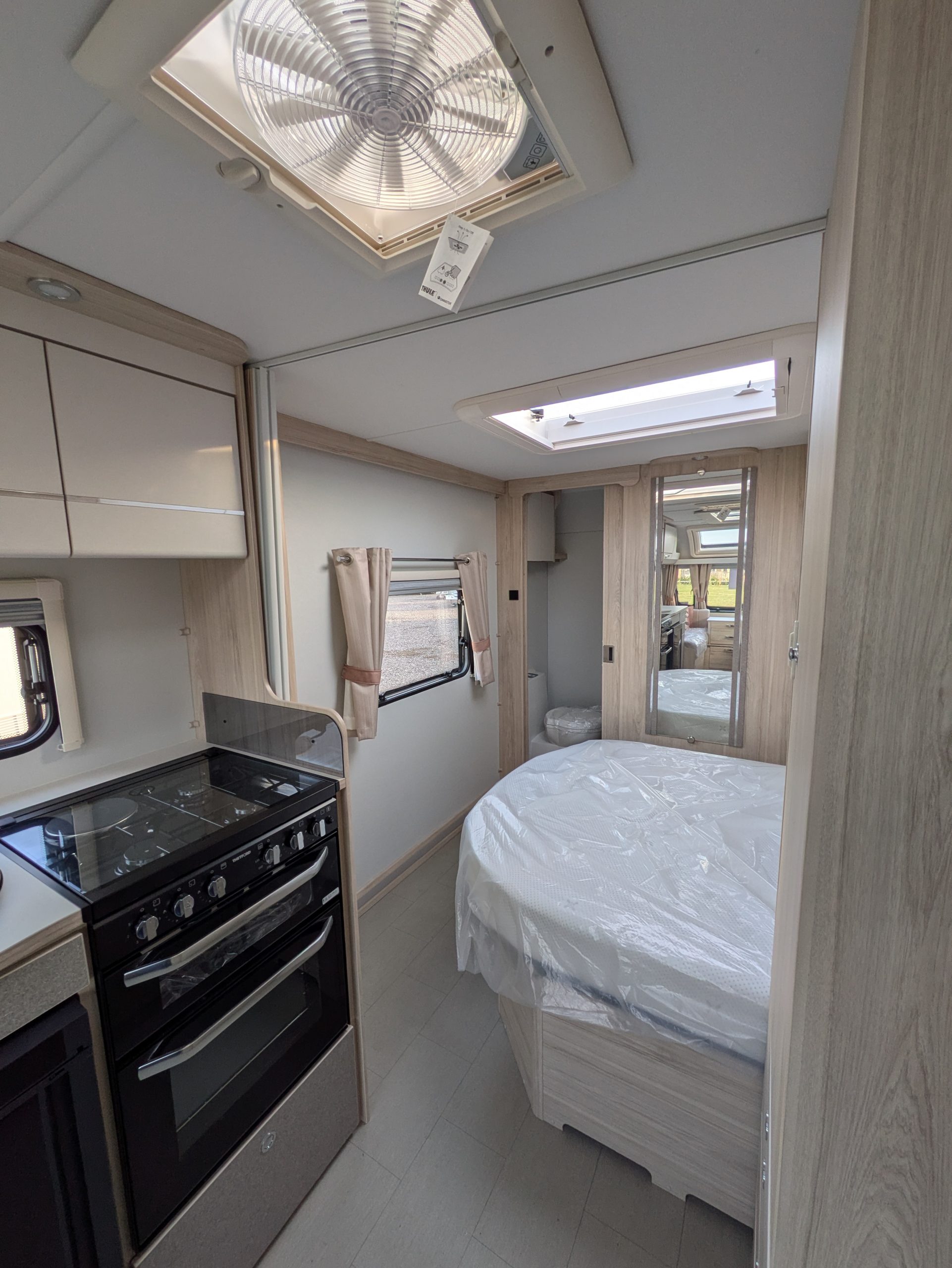 Elddis Avante 554. 2025 Model. **Free Motormover included** - Image 11