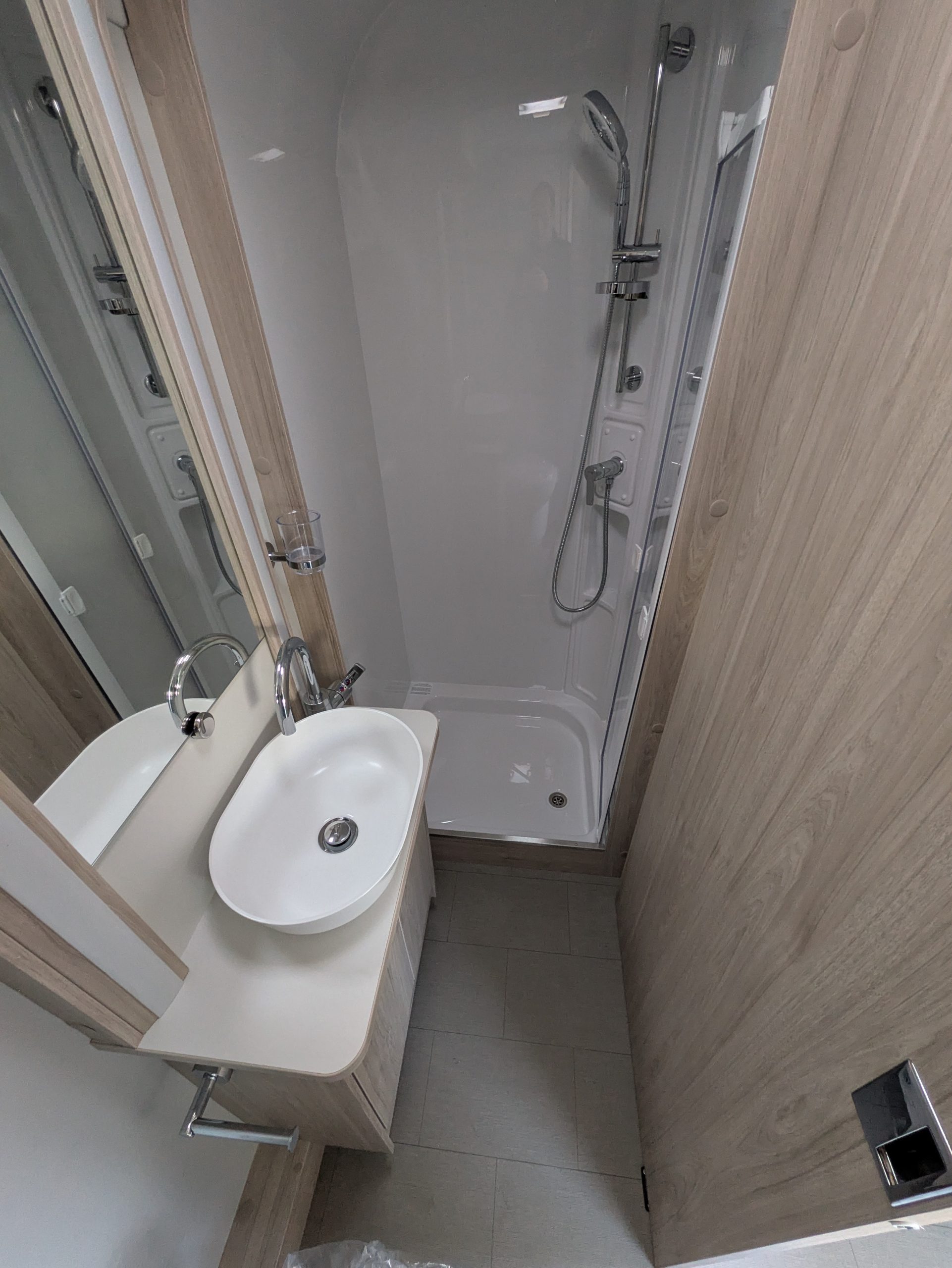 Elddis Avante 554. 2025 Model. **Free Motormover included** - Image 14