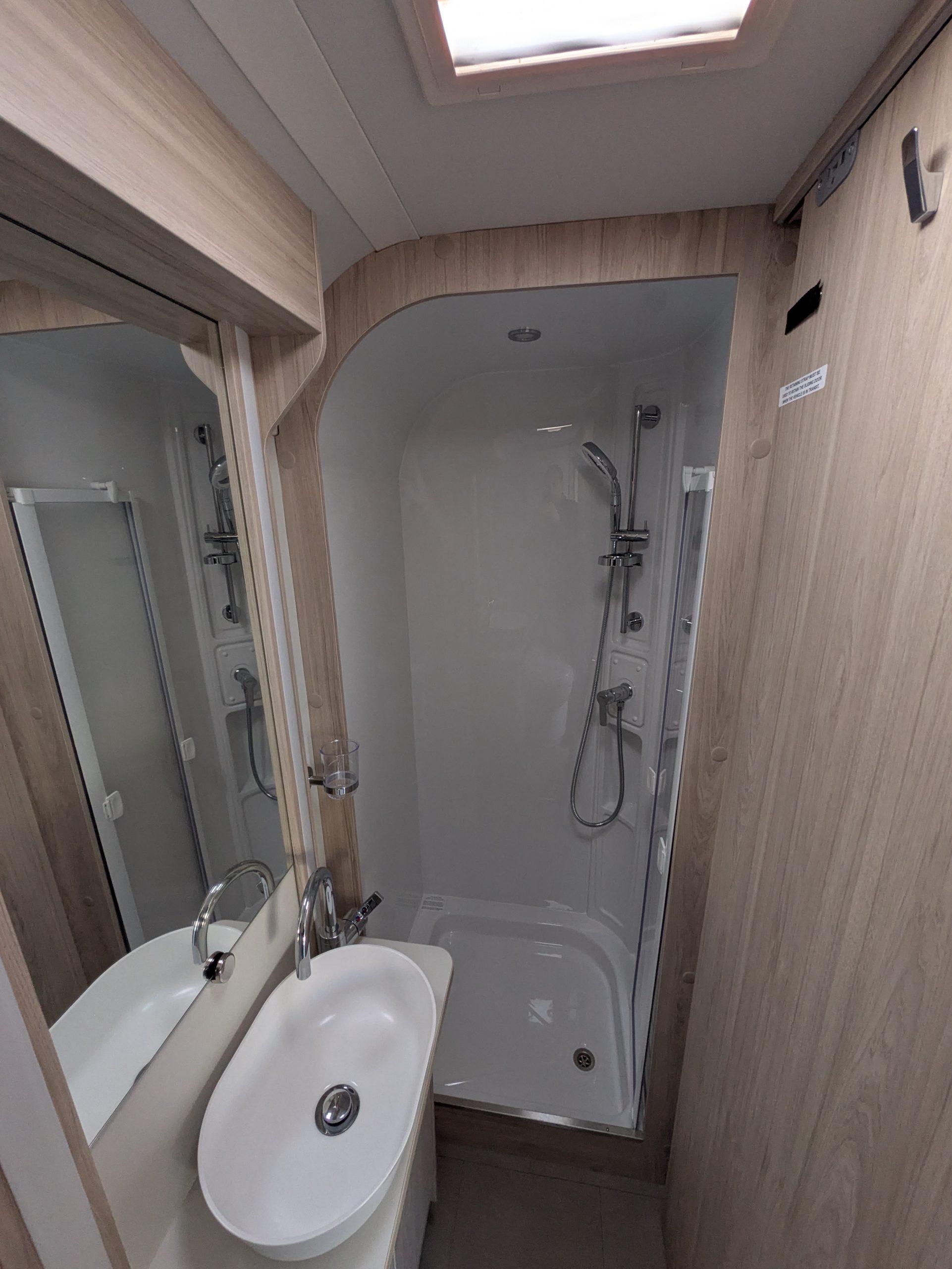 Elddis Avante 554. 2025 Model. **Free Motormover included** - Image 15