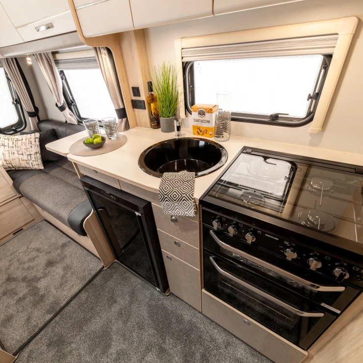 Elddis Avante Apex 550 2026 - Image 10