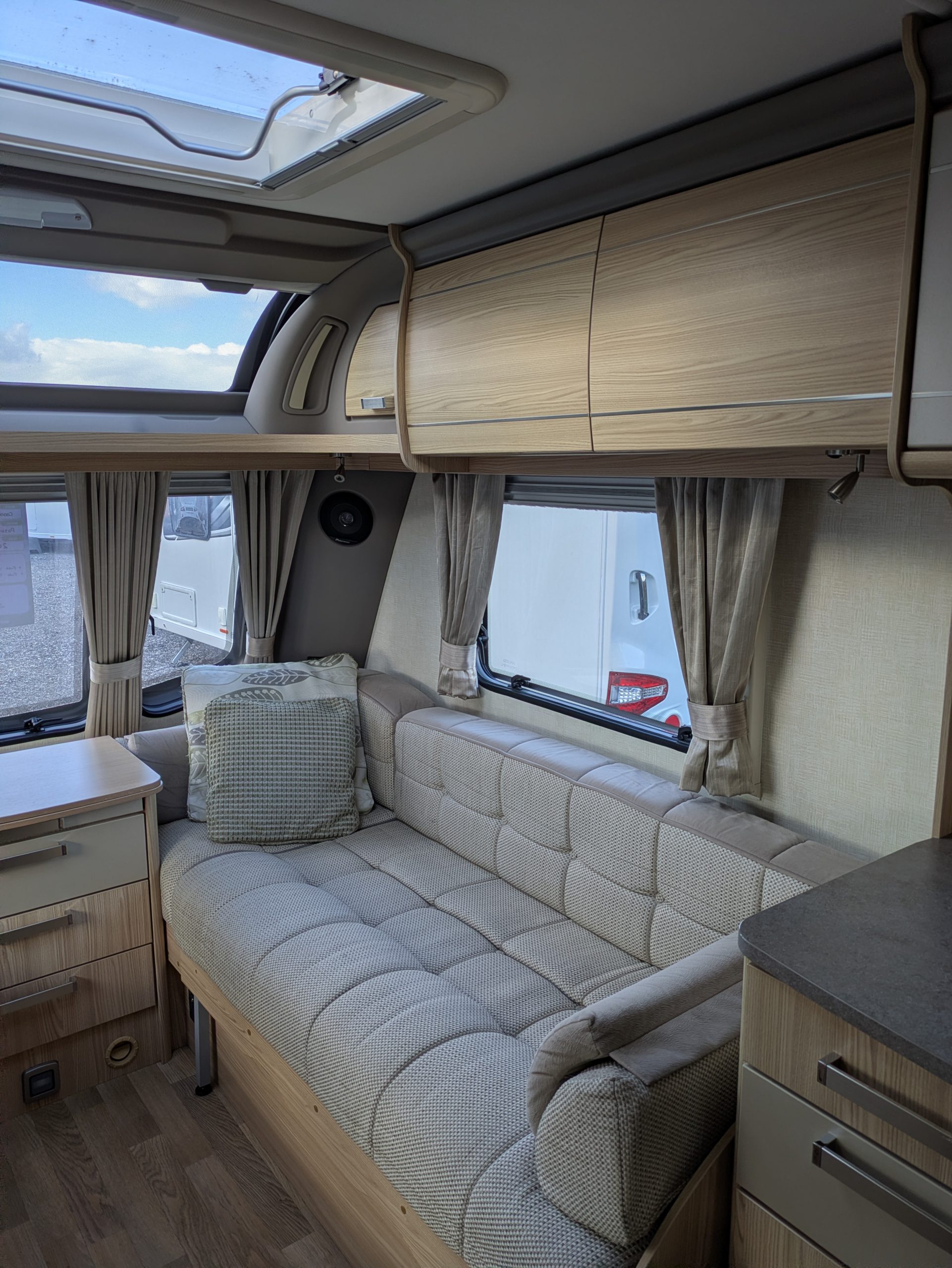 Coachman Pastiche 525/4 - Image 8