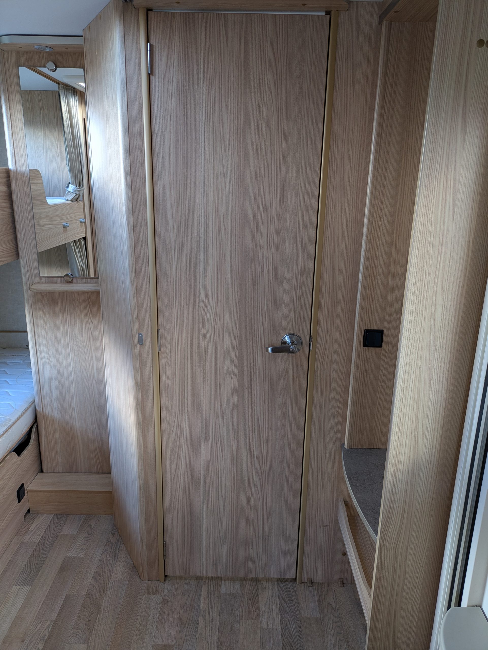 Coachman Pastiche 525/4 - Image 14