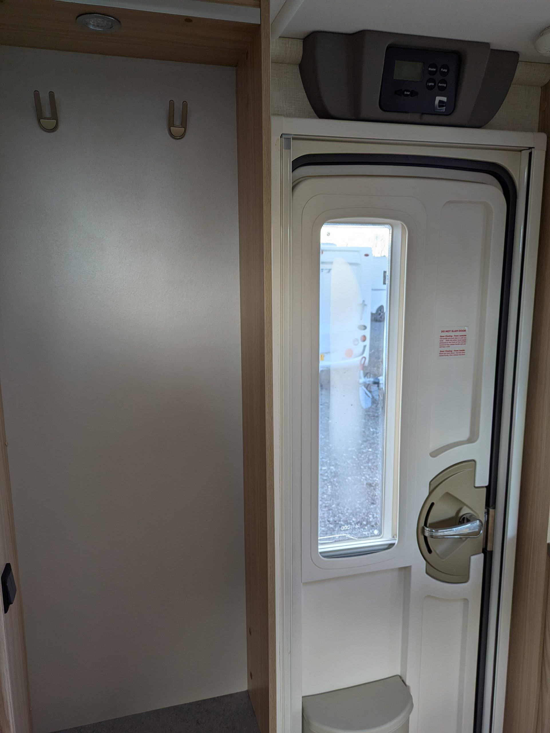 Coachman Pastiche 525/4 - Image 21