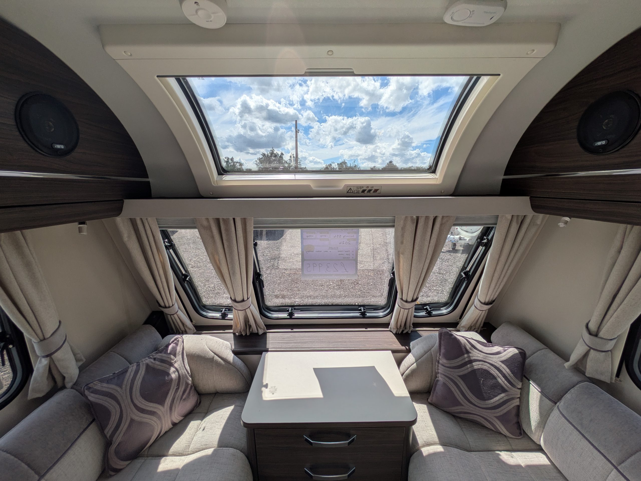 Elddis Affinity 554 - Image 8