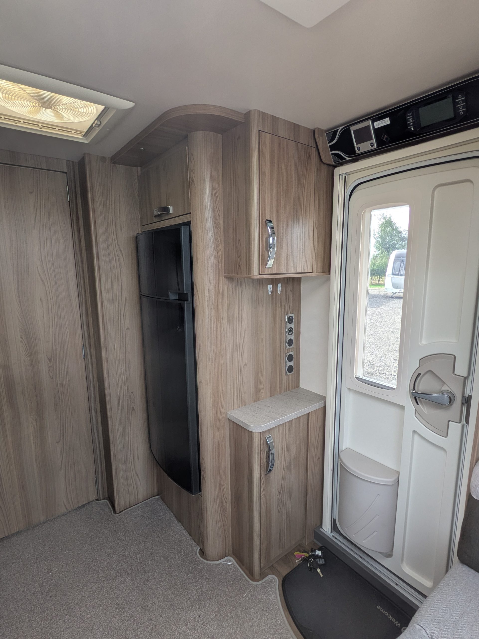 Swift Conqueror 650 - Image 9