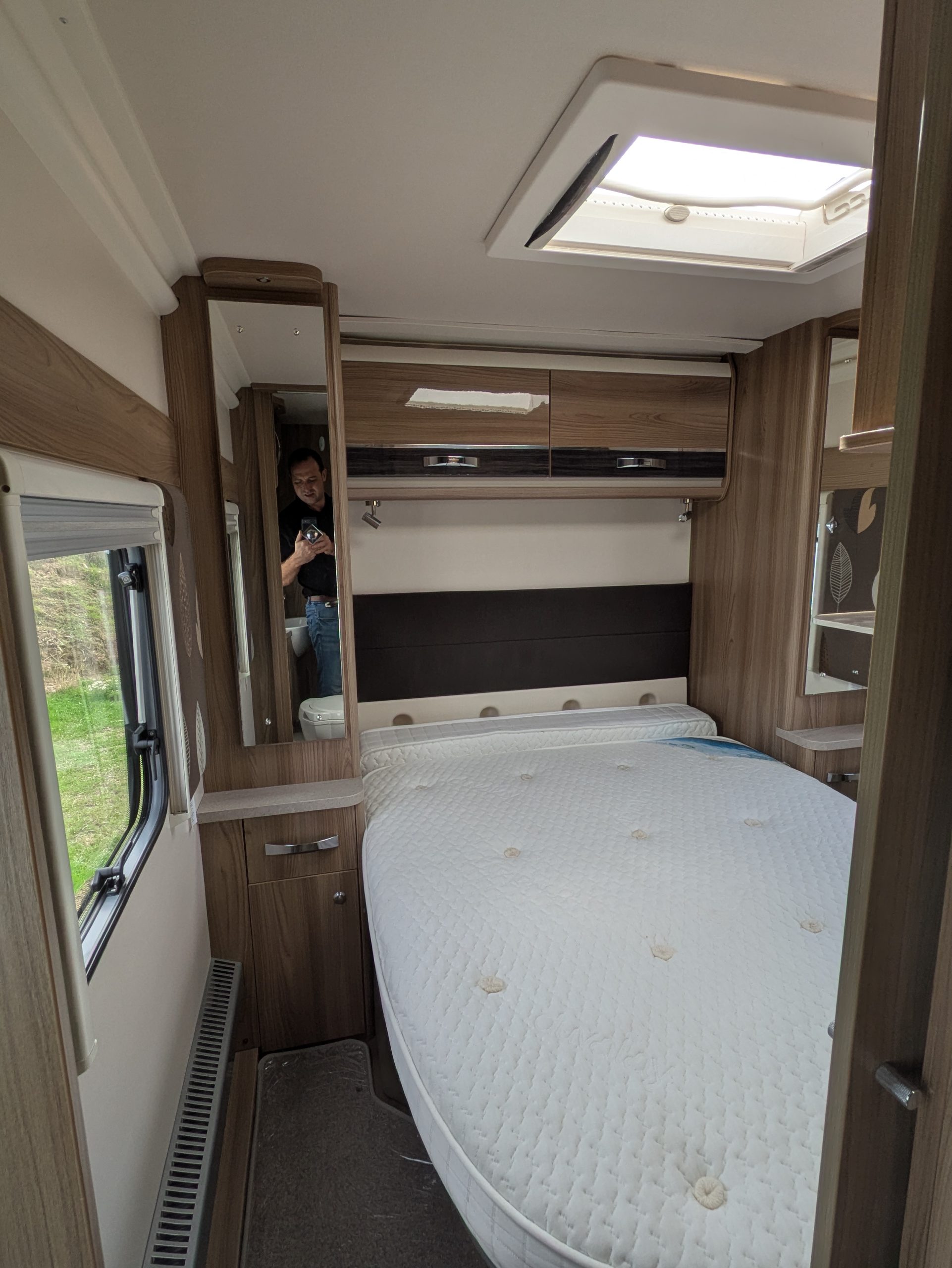 Swift Conqueror 650 - Image 13