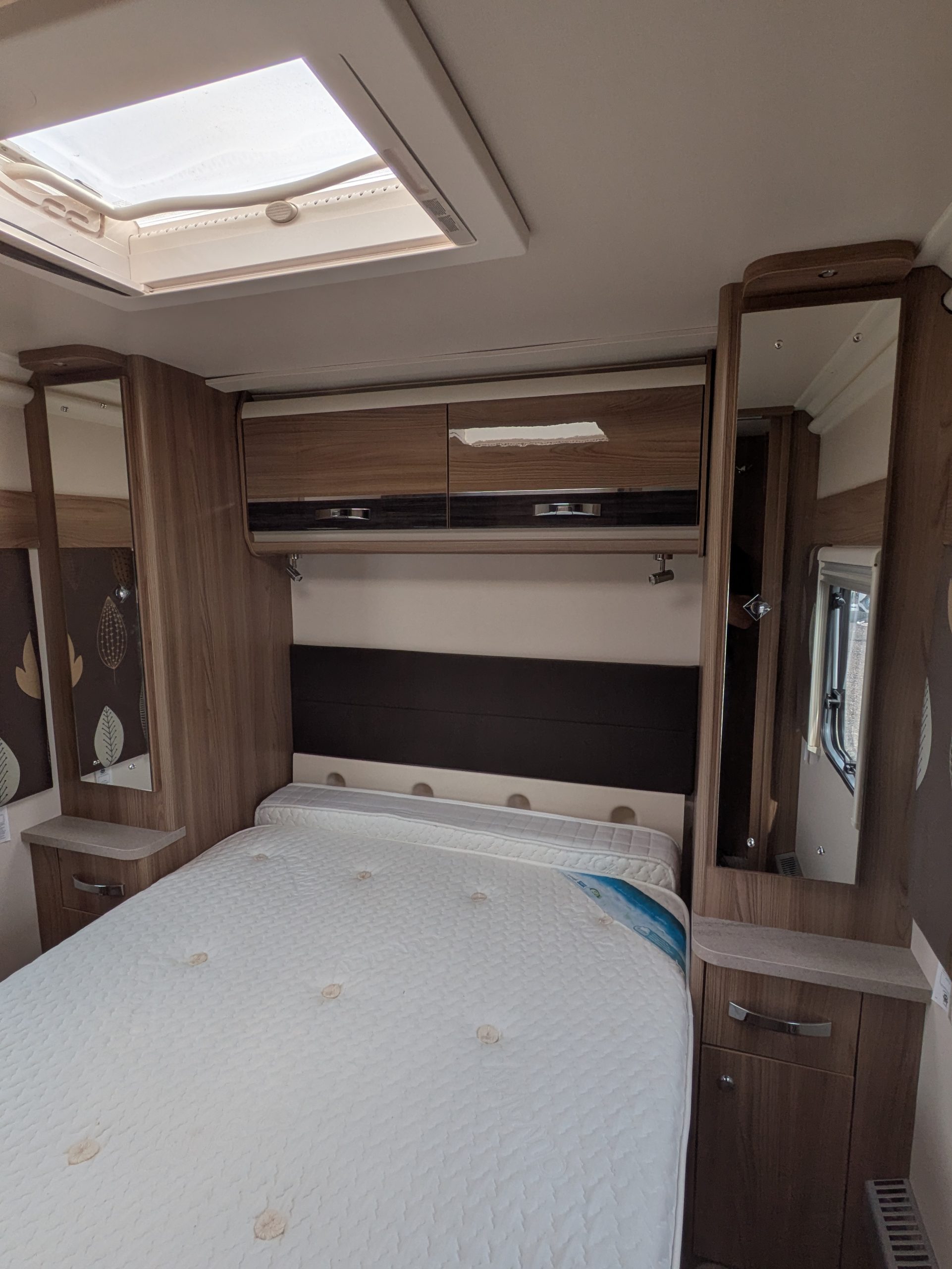 Swift Conqueror 650 - Image 12