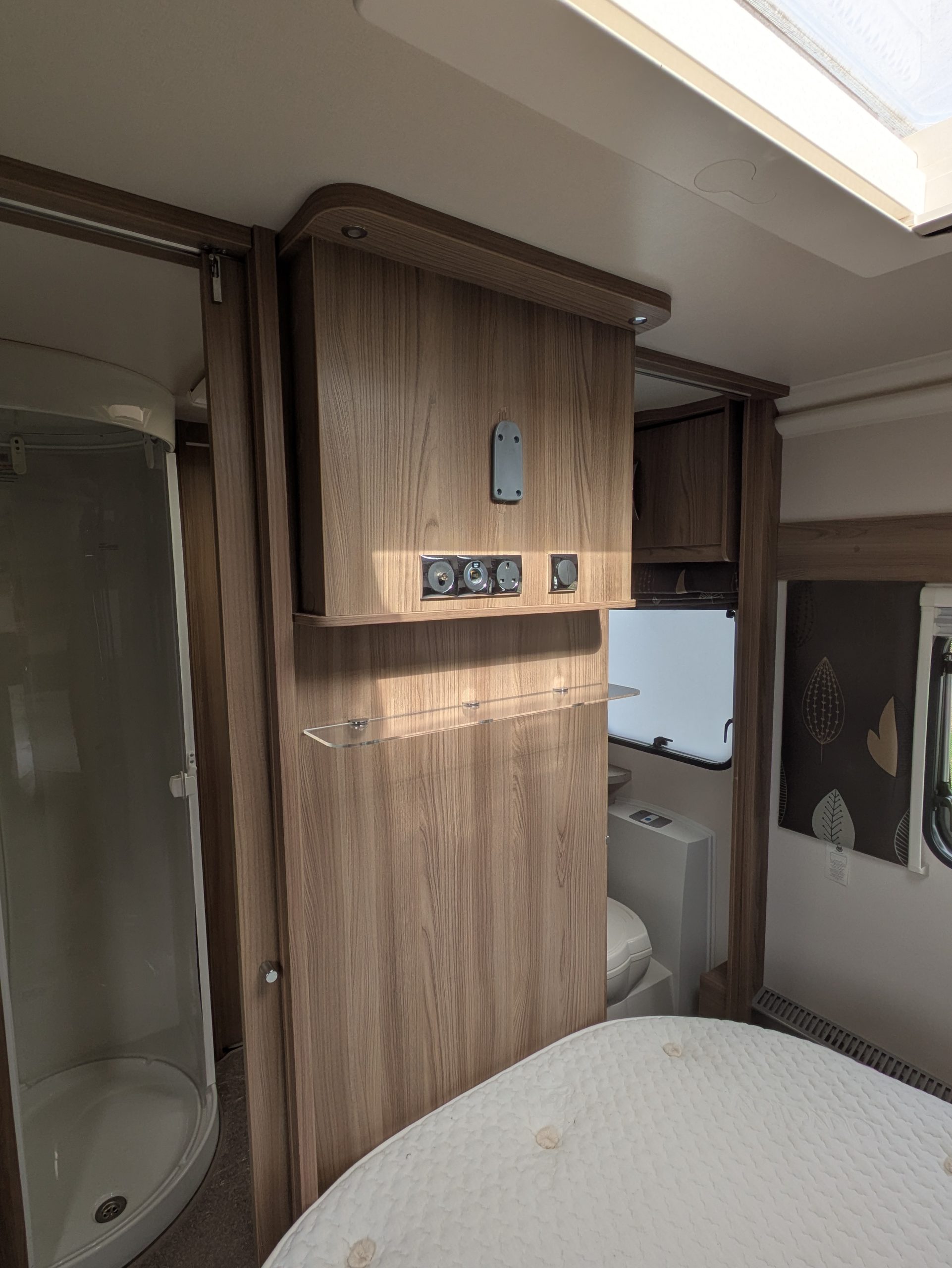 Swift Conqueror 650 - Image 11