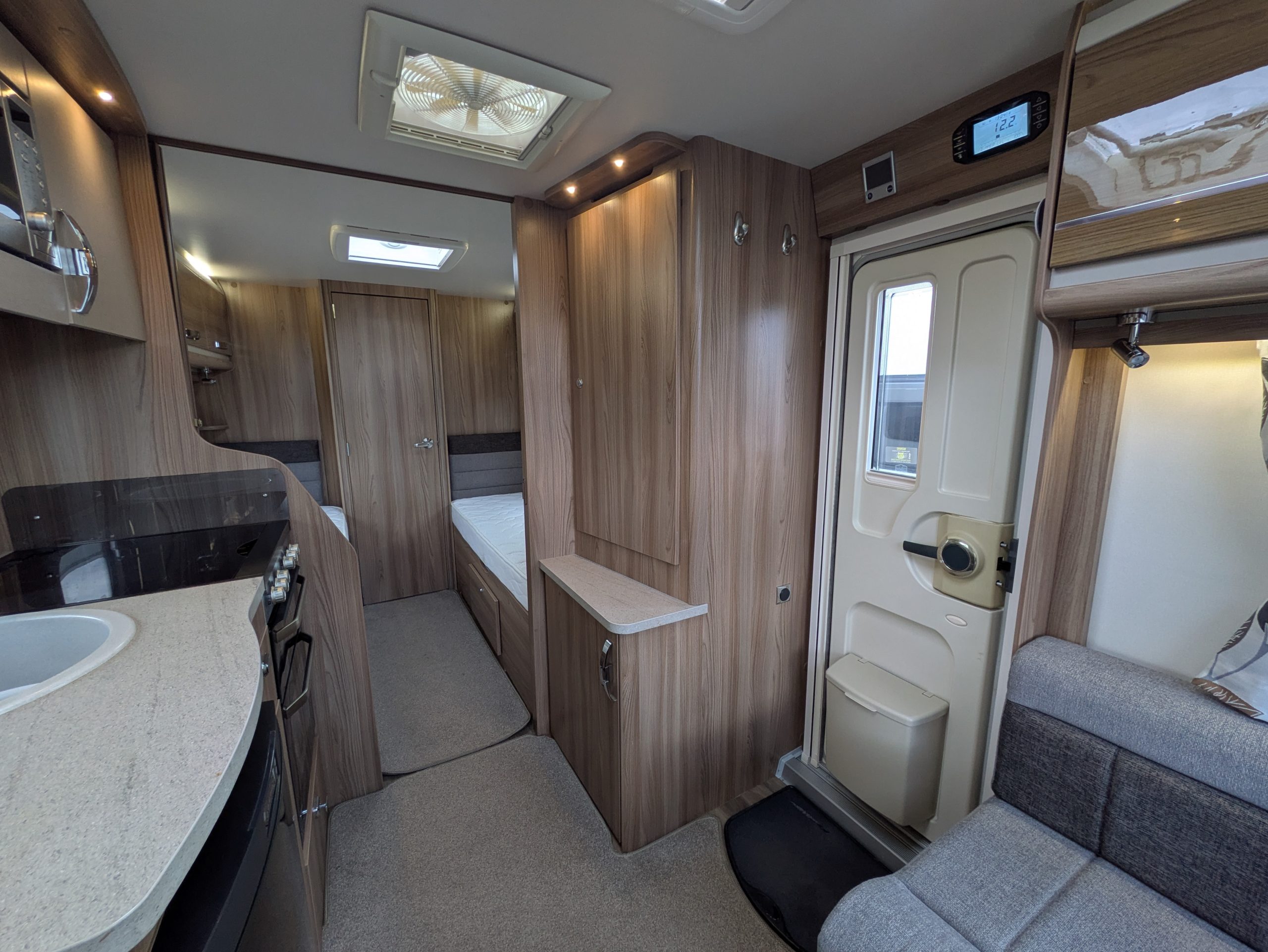 Swift Fairway 565 Platinum Edition - Image 9